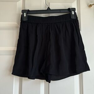Aritzia Wilfred Free Flowy shorts XS